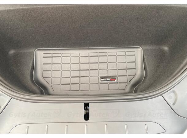 Bagagerumsmatta. Fram. Plast Tesla Model X 2022-> 