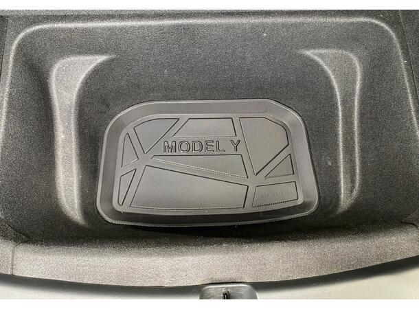 Bagagerumsmatta. Bak Nedre. Plast Tesla Model Y 2021-> 