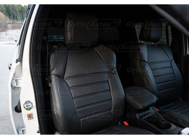 Bilklädsel. 1 + 1 säten. Konstläder Isuzu D-Max 2021-> 