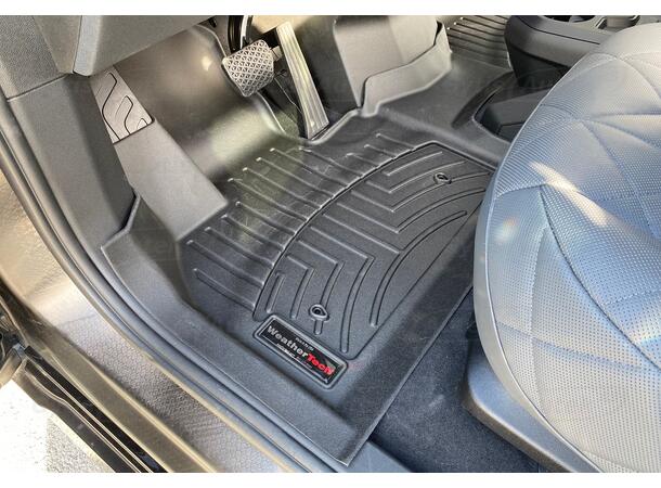 Bilmatta. Fram. Plast BMW iX 2021-> 