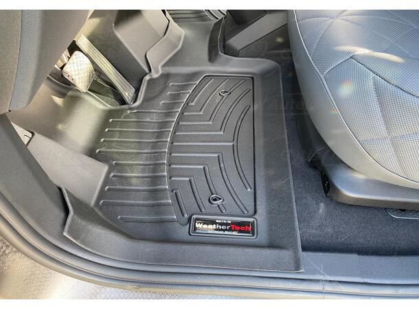 Bilmatta. Fram. Plast BMW iX 2021-> 