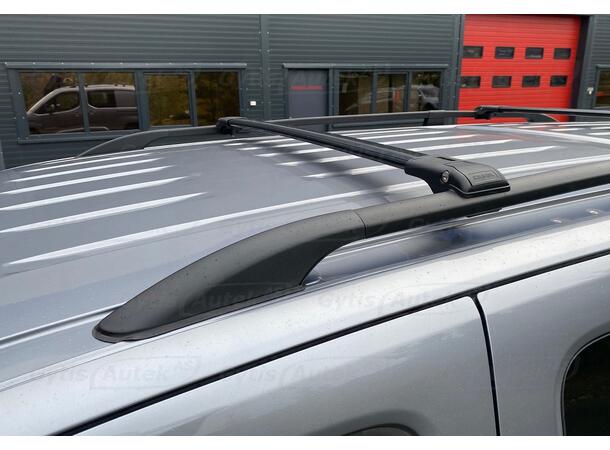 Takräcke. Wingcarrier. Svart Fiat Doblo 2023-> 