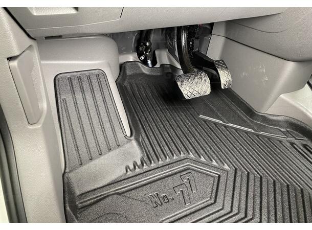 Bilmatta. TPE-gummi VW Crafter 2017-> 