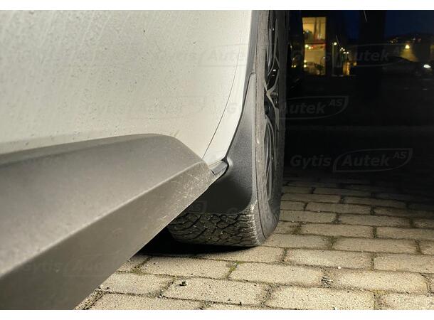 Skvettlapper. Foran og bak. Plast Subaru Solterra 2022-> 