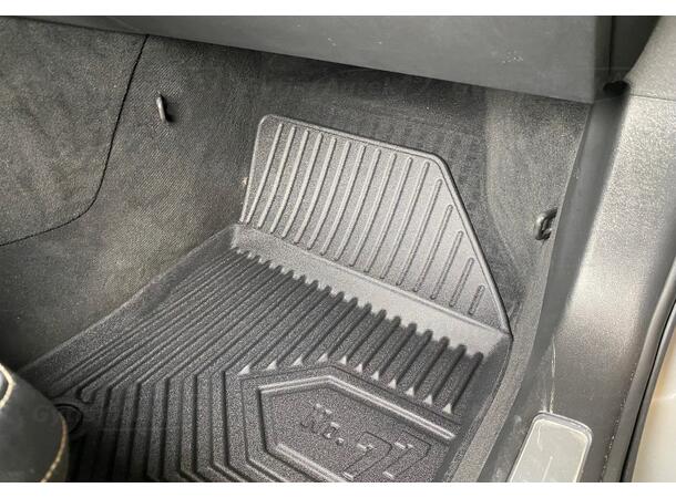 Bilmattor. Gummi Volvo V90 2016-2025 