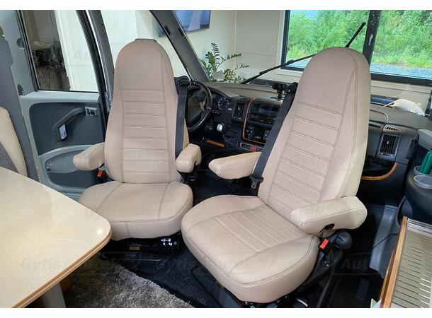 Husbil bilklädsel. Beige Eura Mobil Aguti GIS-Liner 