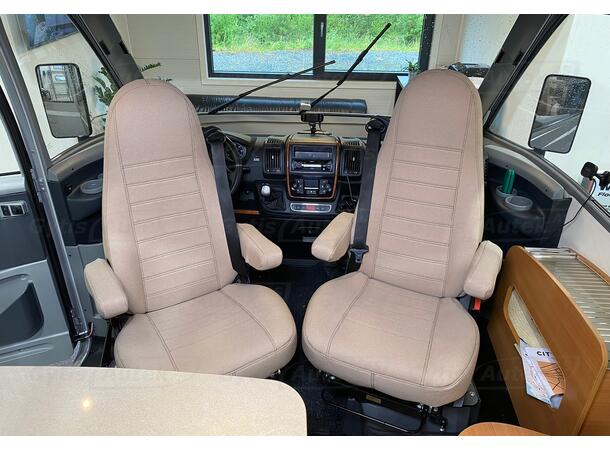 Husbil bilklädsel. Beige Eura Mobil Aguti GIS-Liner 
