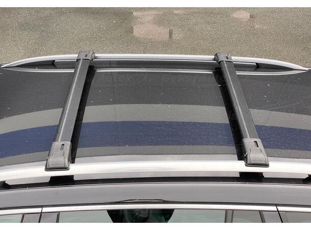 Takräcke. Wingcarrier. Svart Skoda Octavia 2013-2020 KB 