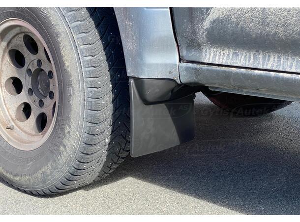 Stänkskydd. Fram. Plast Toyota Land Cruiser 90 1996-2002 