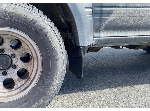 Stänkskydd. Fram. Plast Toyota Land Cruiser 90 1996-2002 
