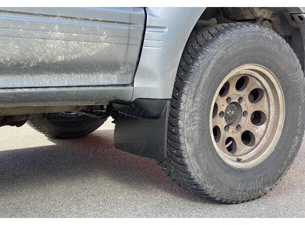 Stänkskydd. Fram. Plast Toyota Land Cruiser 90 1996-2002 
