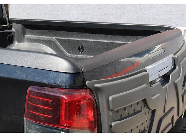 Flakkantsskydd. Plast Toyota Hilux 2016-2021 