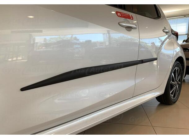 Sidolister. Plast Toyota Yaris 2020-> 