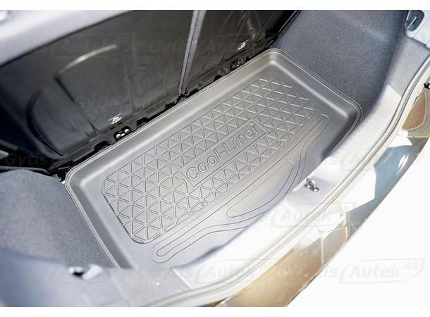 Bagagerumsmatta. Plast Toyota Aygo X 2022->Utan JBL Ljudsystem 