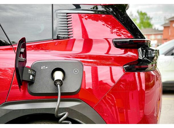 Laddlucka skydd. Plast Citroen e-C5 Aircross 2025-> 