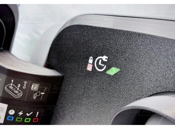 Laddlucka skydd. Plast Peugeot E-3008 2024-> 