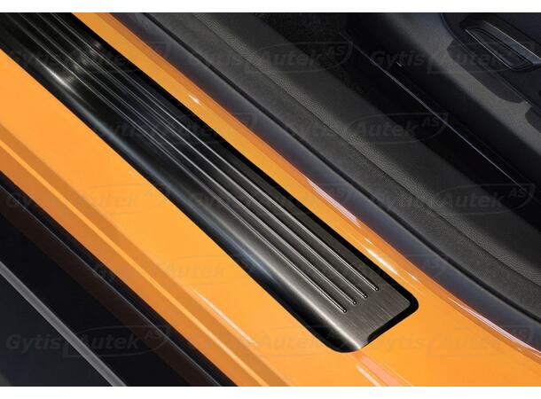 Instegsskydd. Mörk. Stål MG4 2022-> 