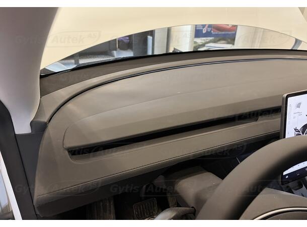 Instrumentpanel skydd. Silikon Tesla Model Y 2025-> Juniper 