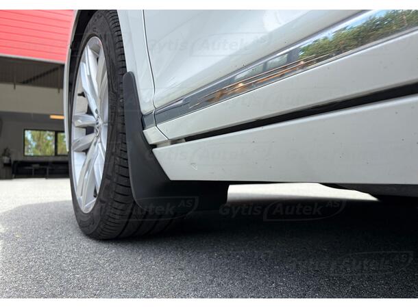 Skvettlapper | VW Passat B8 2015-2023 | gytisautek.no