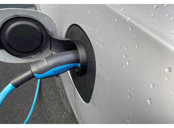 Laddlucka skydd. Plast Volvo S90 2018-2023 Plug-in Hybrid 