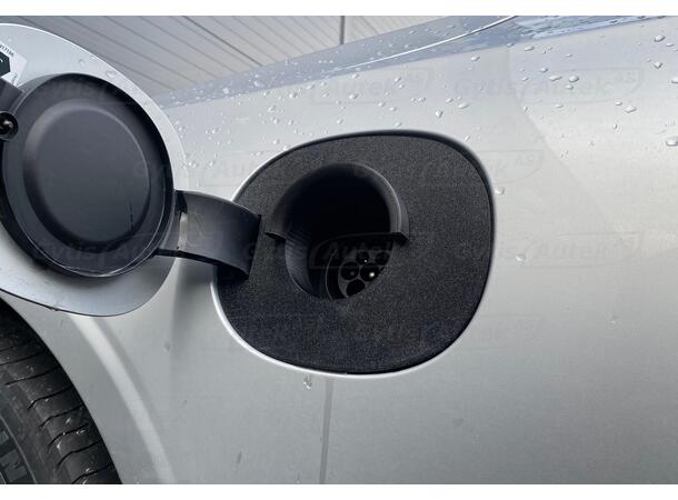 Laddlucka skydd. Plast Volvo S90 2018-2023 Plug-in Hybrid 