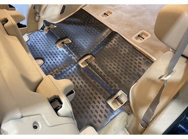 Bilmatta. 3. rad. Gummi Toyota Land Cruiser 200 2007-2015 
