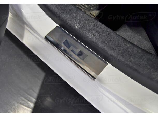 Instegsskydd till Toyota Yaris 2011-2014 | gytek.se