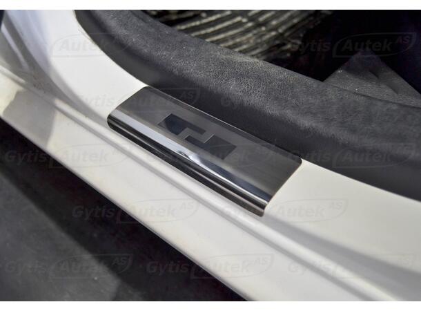 Instegsskydd till Toyota Yaris 2011-2014 | gytek.se