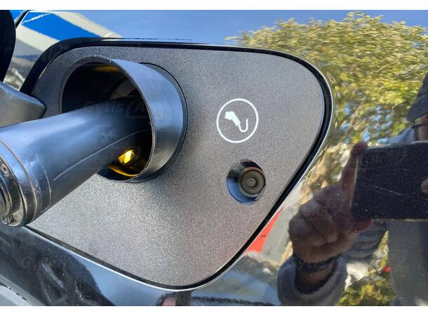 Laddlucka skydd. Plast Volvo XC40/EX40 2021-> 