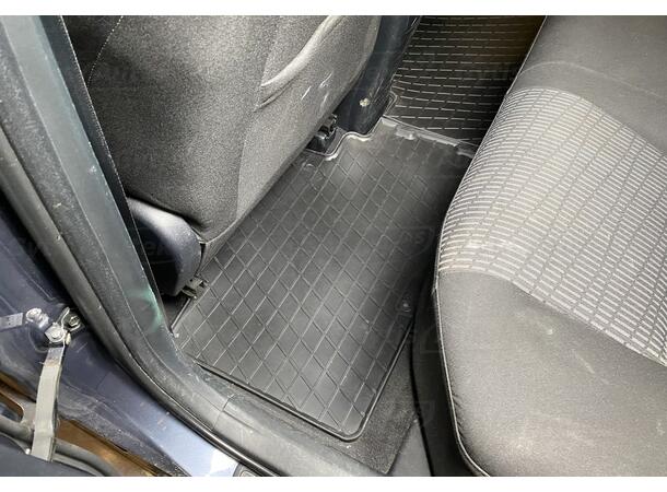 Gummimatter til Toyota Avensis 2009-2018| gytisautek.no