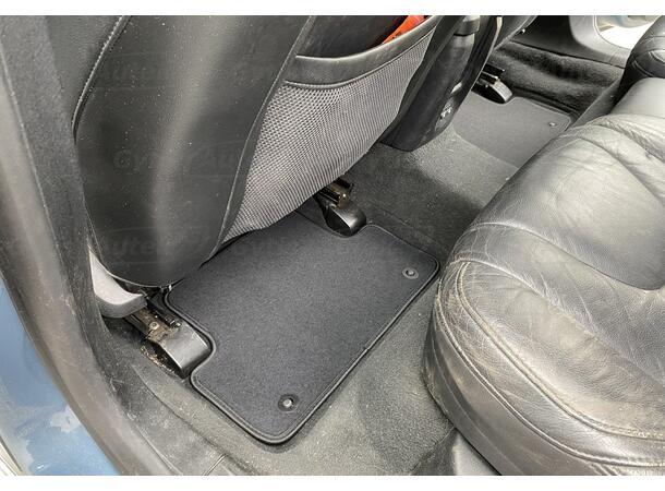 Gulvmatter i stoff til Volvo V40 2012-2019 | gytisautek.no