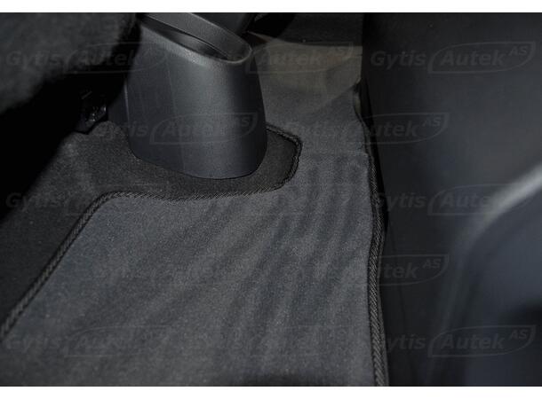 Gulvmatter i stoff til Toyota Yaris 2014-2020 | gytisautek.no