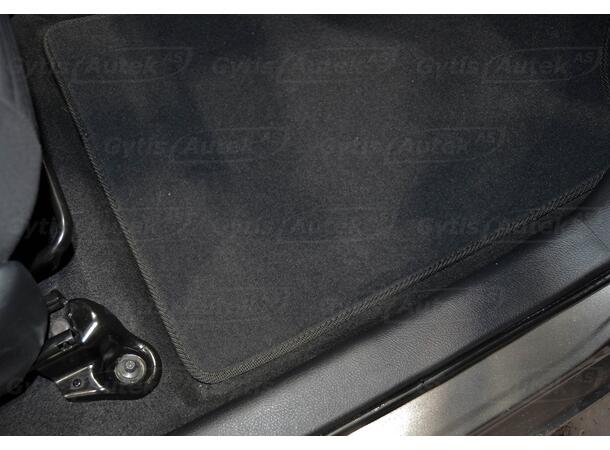 Gulvmatter i stoff til Toyota Yaris 2014-2020 | gytisautek.no