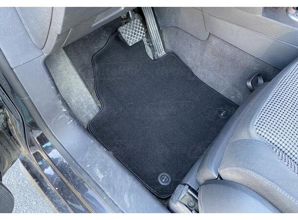 Gulvmatter i stoff til VW Touran 2003-2010 | gytisautek.no