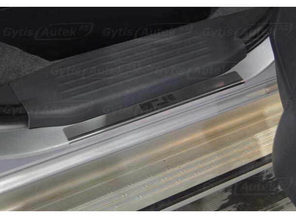 Instegsskydd till Toyota Hilux 2011-2015 | gytek.se