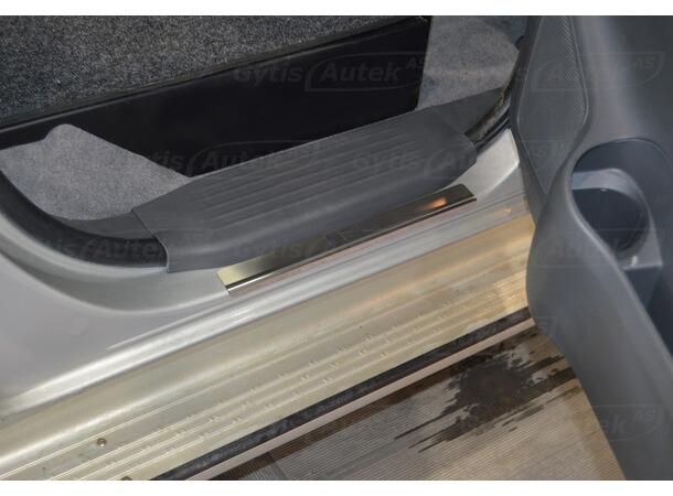 Instegsskydd till Toyota Hilux 2011-2015 | gytek.se