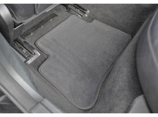 Gulvmatter i stoff til MB E-Klasse W212 2009-2015 | gytisautek.no