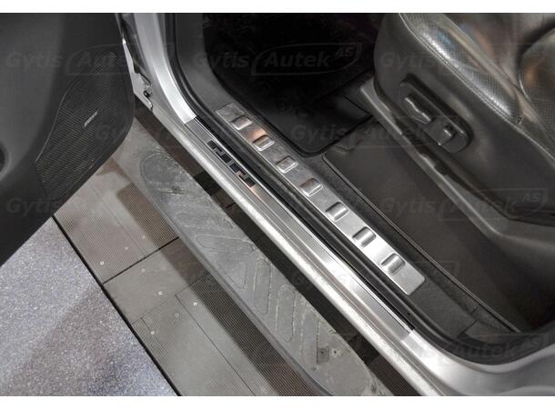 Instegsskydd till Nissan Navara 2010-2015 | gytek.se