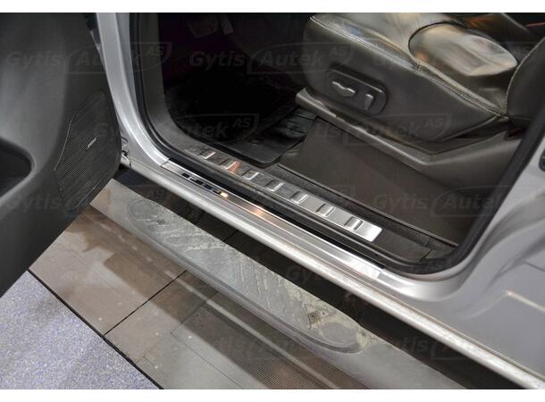 Instegsskydd till Nissan Navara 2010-2015 | gytek.se