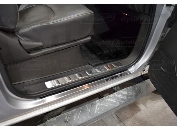 Instegsskydd till Nissan Navara 2010-2015 | gytek.se