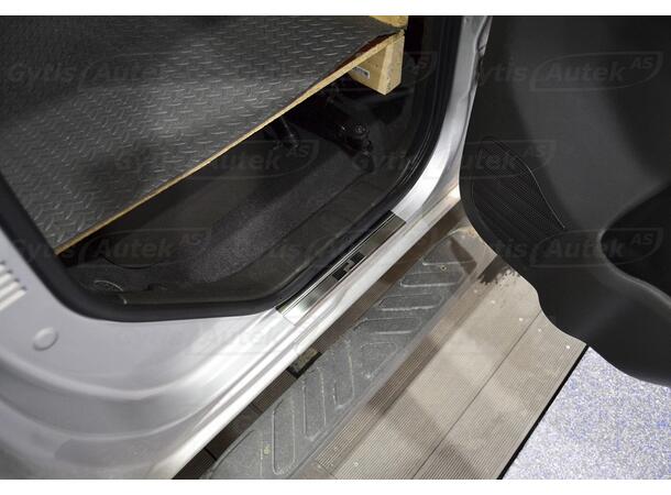 Instegsskydd till Nissan Navara 2010-2015 | gytek.se