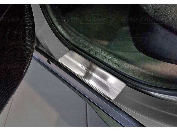 Instegsskydd till Toyota RAV4 2013-2018 | gytek.se