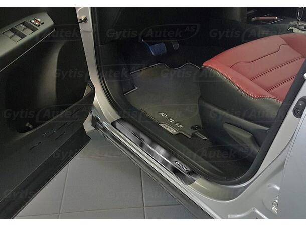 Instegsskydd till Toyota RAV4 2013-2018 | gytek.se