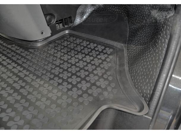 Bilmatta. 1. rad. Gummi Opel Vivaro 2001-2014 